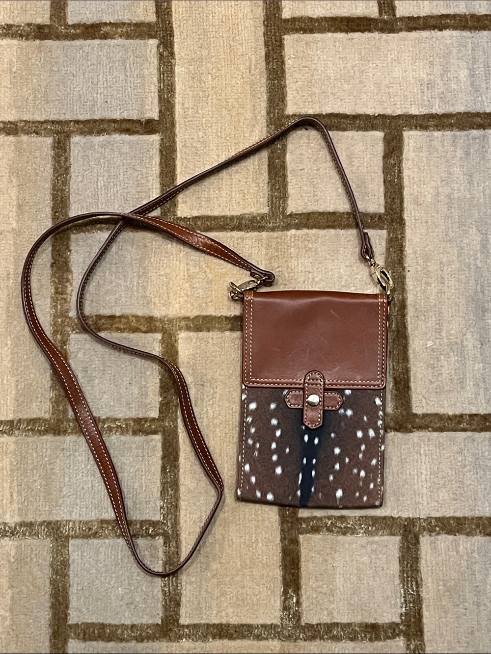 Barrington Gifts Peyton Crossbody - Axis